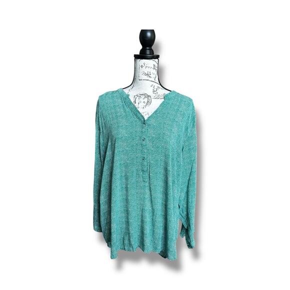 Grand & Greene Green White High Low Rayon Blouse 1X - Picture 1 of 4